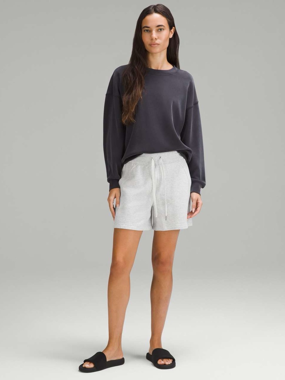 Lululemon Scuba High-Rise Short 5"
Heathered Core Ultra Light Grey